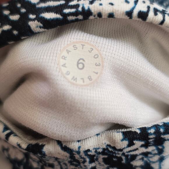 Lululemon Never Still Crop Black Blue and White Floral Mesh Active Leggings 6 - Picture 7 of 8